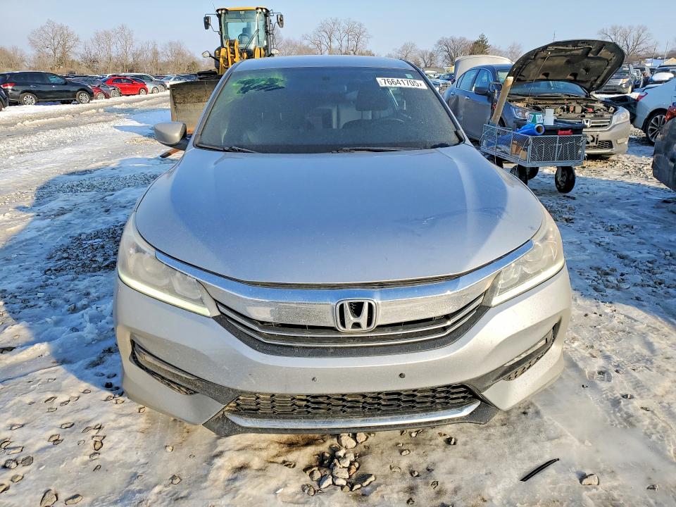 Photo 5 from auction – 2017 HONDA ACCORD with VIN 1HGCR2F13HA091660