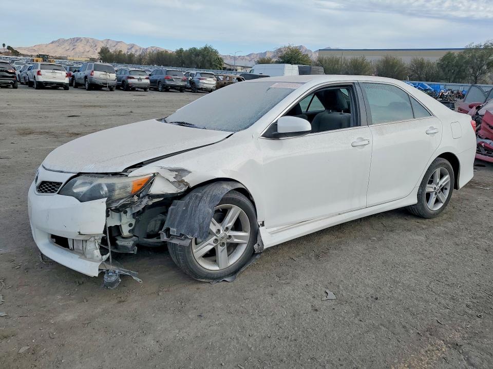 TOYOTA CAMRY L 2014 with VIN 4T1BF1FK9EU824371 - Photo from auction