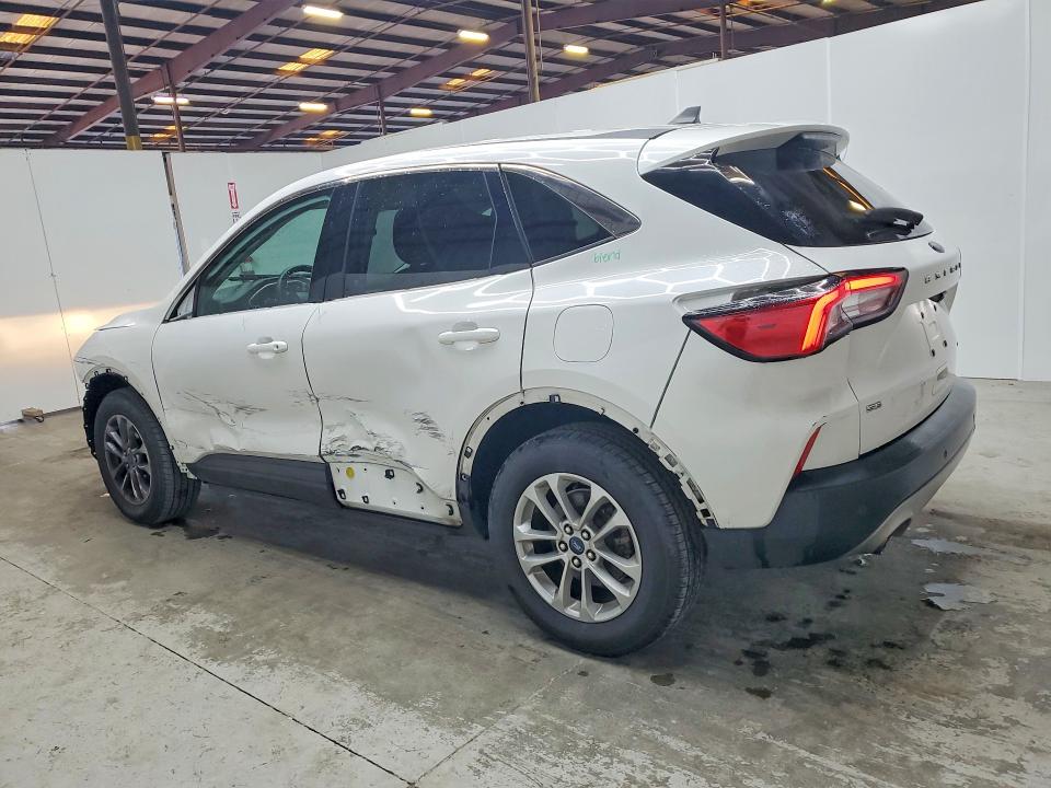 Photo 2 from auction – 2022 FORD ESCAPE SE with VIN 1FMCU9G65NUA60593