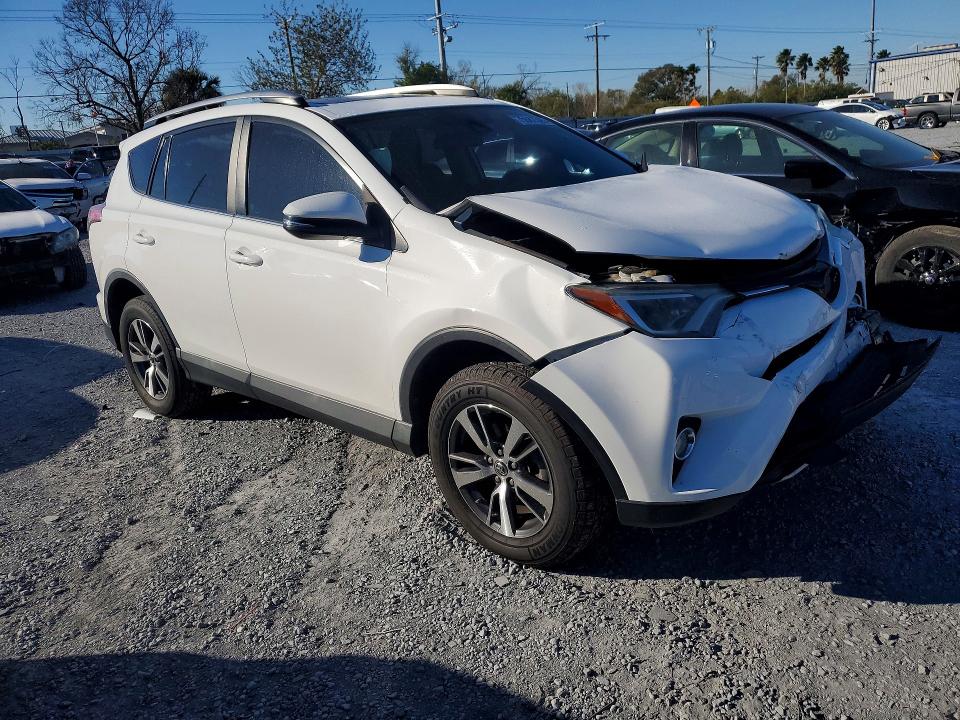 Zdjęcie 4 z aukcji – 2018 TOYOTA RAV4 z VIN 2T3RFREV1JW706227