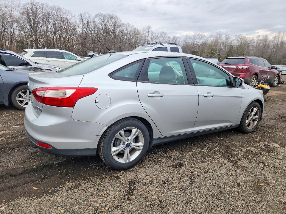 Photo 3 from auction – 2014 FORD FOCUS with VIN 1FADP3F25EL104695