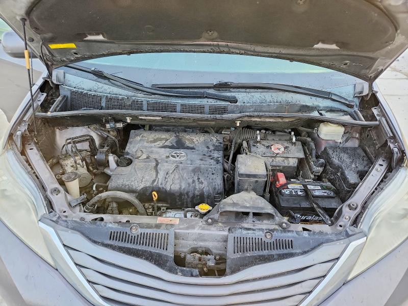 Photo 12 from auction – 2011 TOYOTA SIENNA XLE with VIN 5TDYK3DC3BS169447