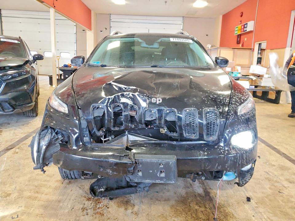 Photo 5 from auction – 2017 JEEP CHEROKEE with VIN 1C4PJMCB2HW521181