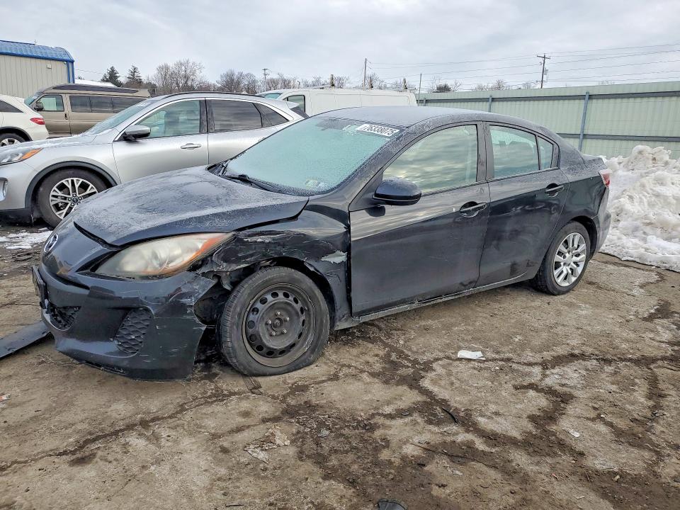 MAZDA 3 I 2013 with VIN JM1BL1TG5D1800775 - Photo from auction