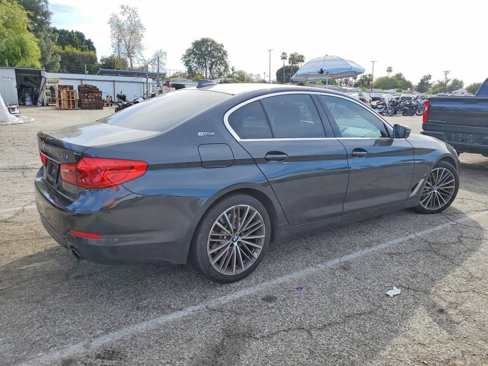 Photo 3 from auction – 2019 BMW 530E with VIN WBAJA9C54KB398878