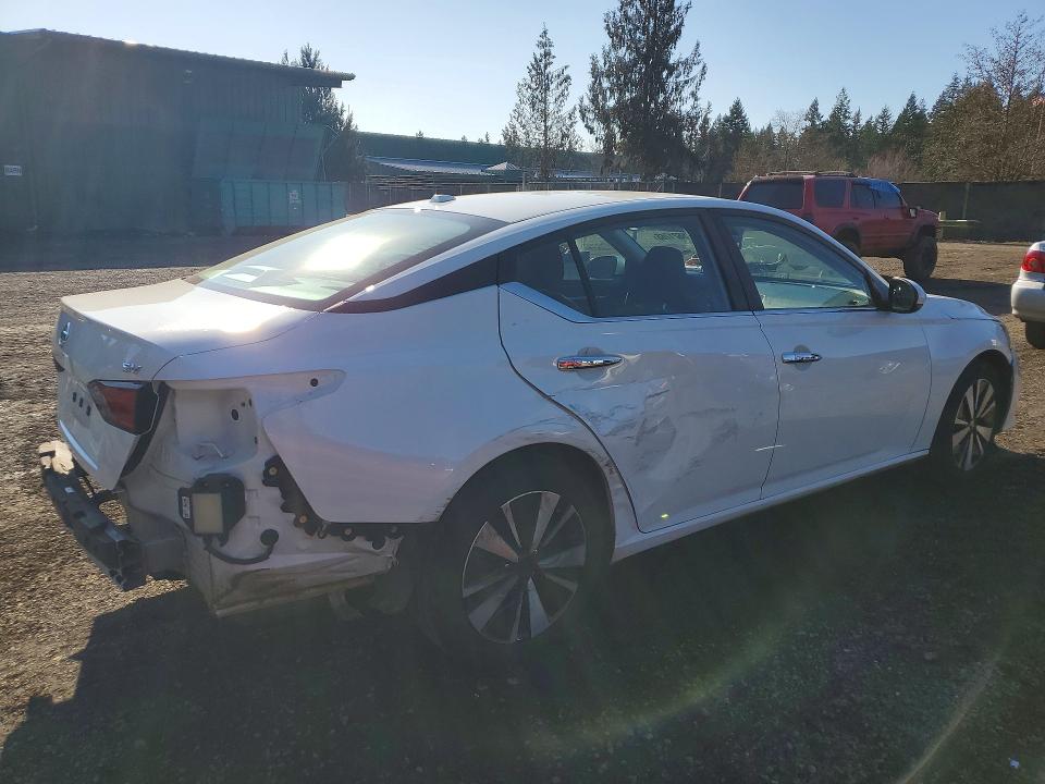 Photo 3 from auction – 2022 NISS ALTIMA with VIN 1N4BL4DV5NN376223