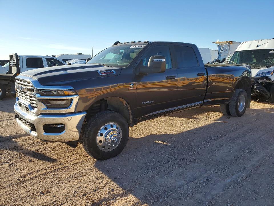 RAM 3500 2025 with VIN 3C63RRHL0SG520615 - Photo from auction