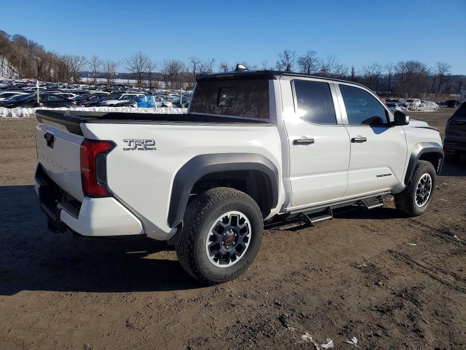 Photo 3 from auction – 2024 TOYOTA TACOMA DOU with VIN 3TMLB5JN9RM038819