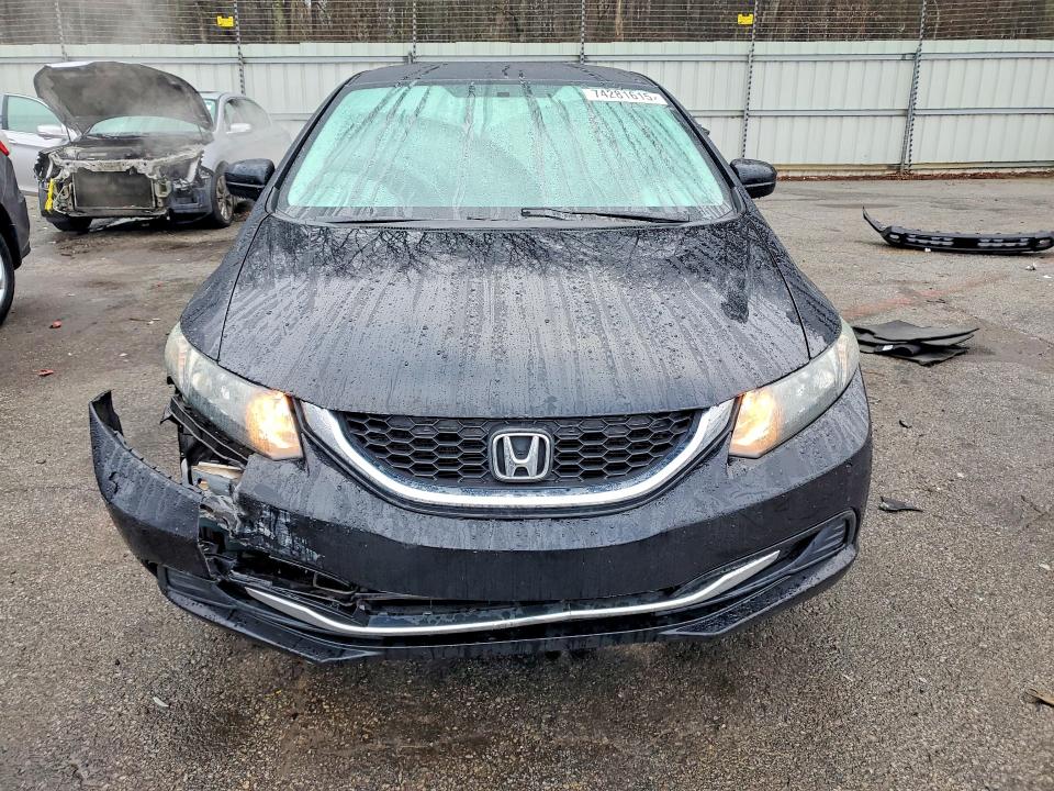 Photo 5 from auction – 2014 HONDA CIVIC LX with VIN 19XFB2F57EE009778
