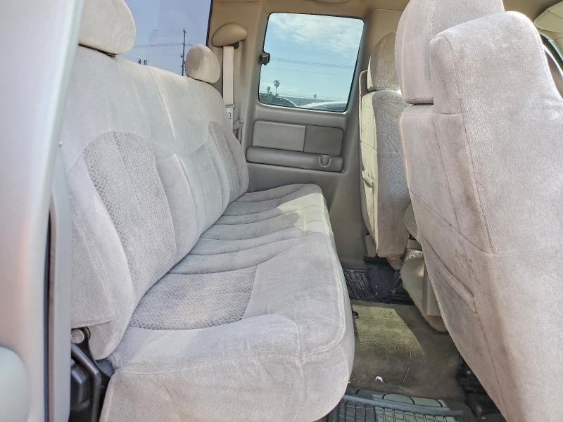 Photo 10 from auction – 2000 CHEVROLET SILVERADO with VIN 2GCEC19V8Y1246134