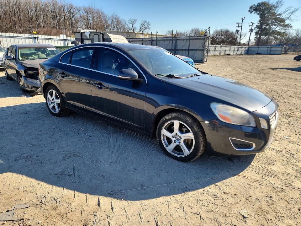 Photo 4 from auction – 2013 VOLVO S60 with VIN YV1612FS3D2187850