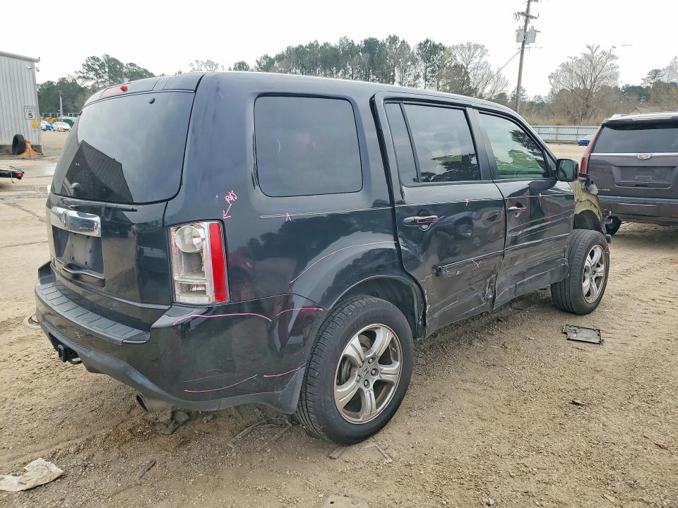 Photo 3 from auction – 2015 HONDA PILOT with VIN 5FNYF3H50FB010508