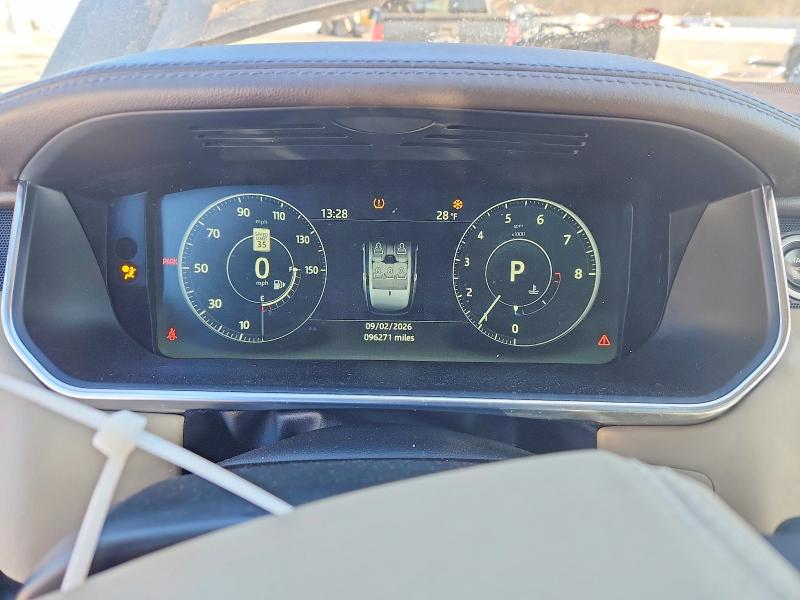 Photo 9 from auction – 2017 LAND ROVER RANGE ROVER with VIN SALGS2FV9HA374127
