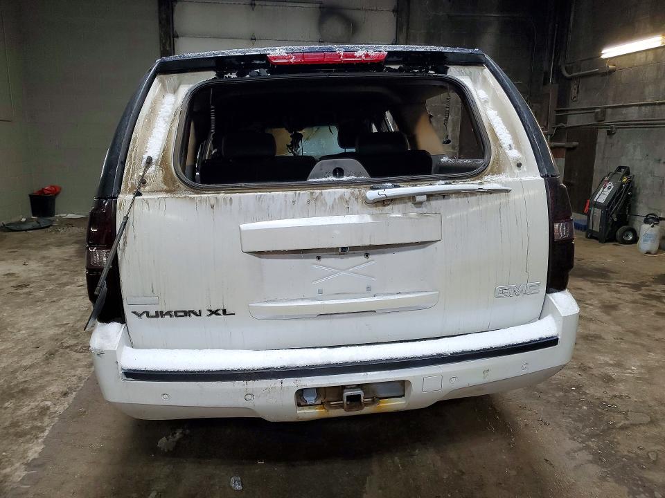 Photo 6 from auction – 2007 GMC YUKON XL with VIN 1GKFC16057J358671