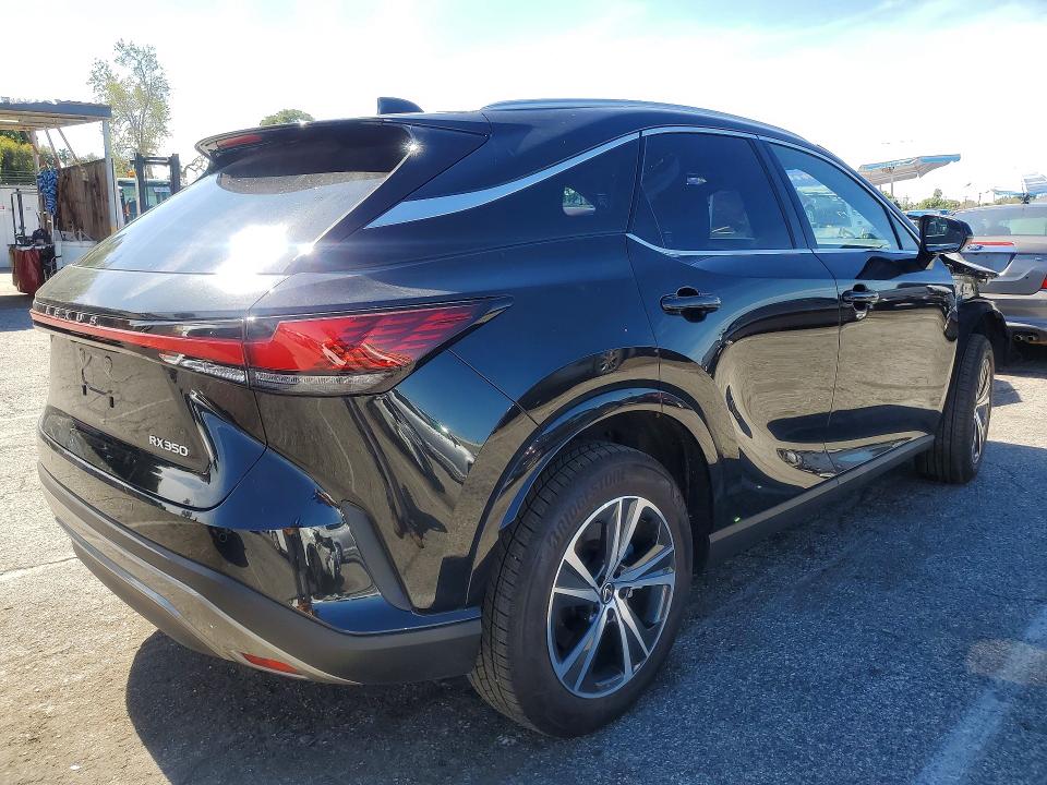 Photo 3 from auction – 2025 LEXUS RX with VIN JTJCHMAA8S2029058