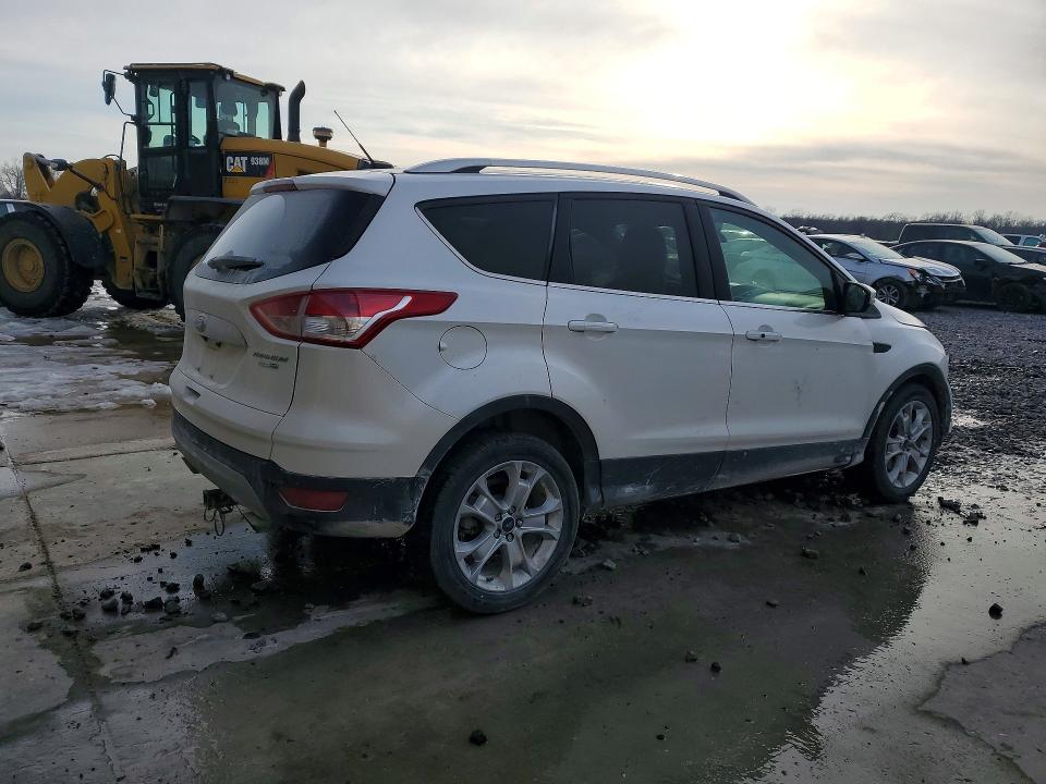 Photo 3 from auction – 2016 FORD ESCAPE with VIN 1FMCU9J94GUC42484
