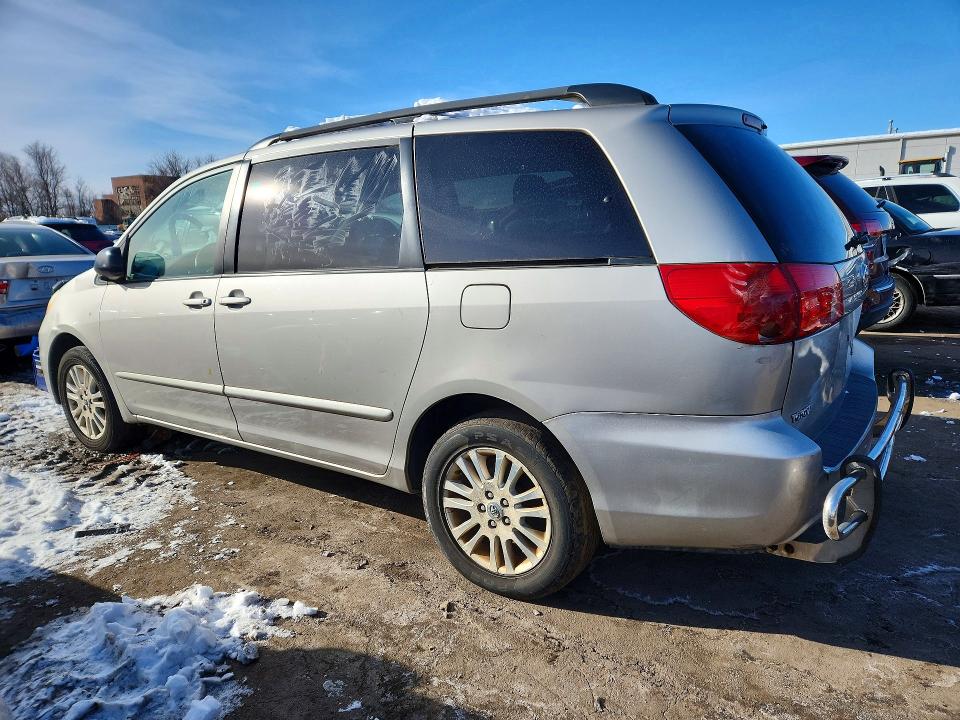 Photo 2 from auction – 2010 TOYOTA SIENNA with VIN 5TDJK4CC0AS028200