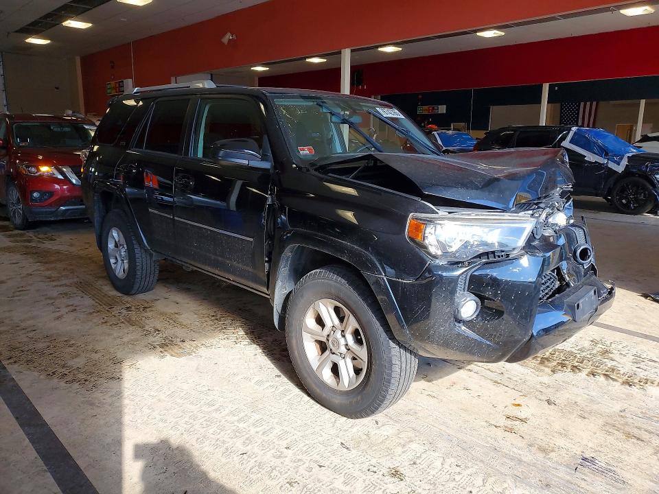 Photo 4 from auction – 2018 TOYOTA 4RUNNER with VIN JTEBU5JR4J5484777