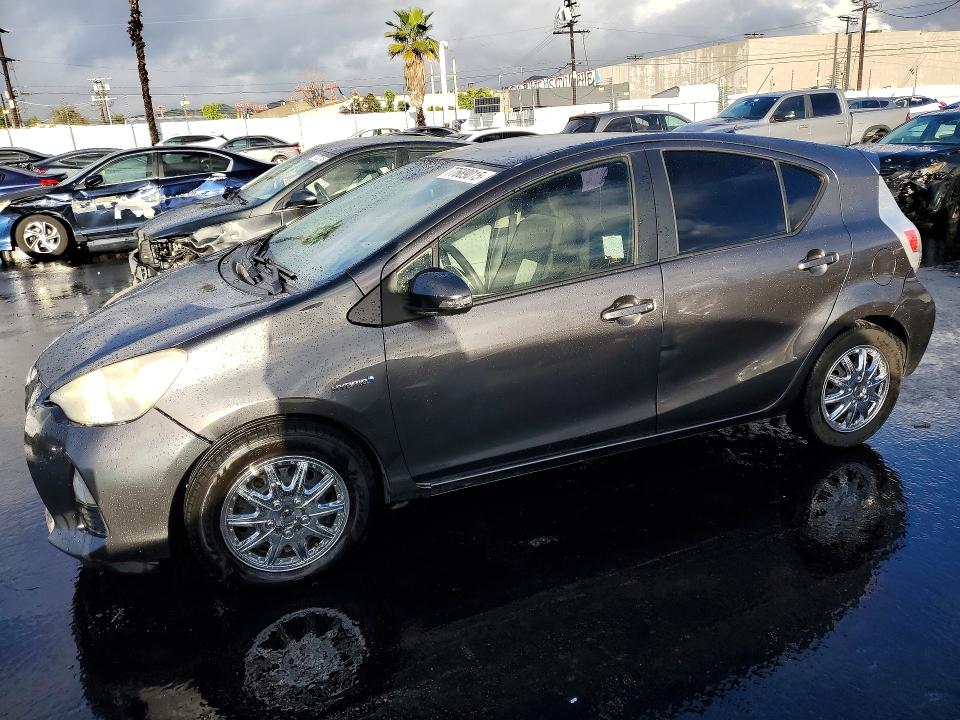TOYOTA PRIUS C 2013 with VIN JTDKDTB37D1548891 - Photo from auction