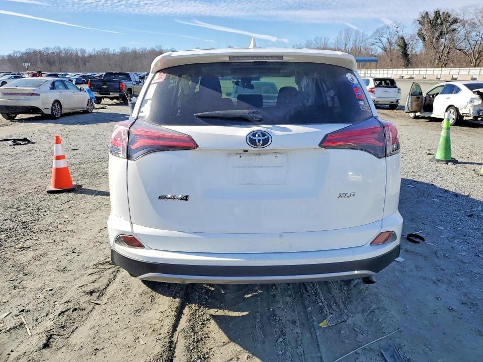 Photo 6 from auction – 2018 TOYOTA RAV4 ADVEN with VIN JTMWFREV6JJ749107