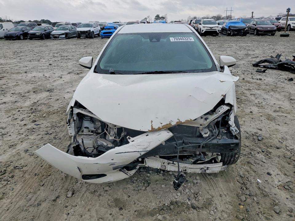 Photo 5 from auction – 2018 TOYOTA COROLLA with VIN 2T1BURHE0JC064984