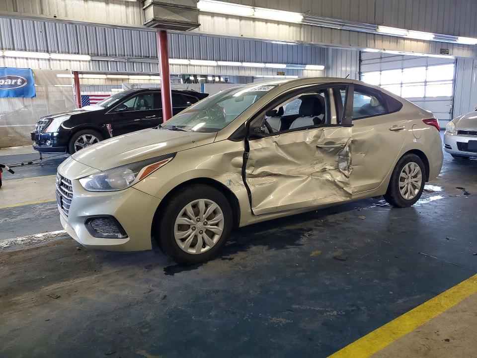 HYUNDAI ACCENT SE 2019 with VIN 3KPC24A3XKE063074 - Photo from auction