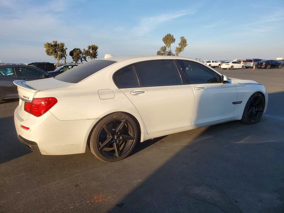 Photo 3 from auction – 2011 BMW 740 with VIN WBAKB4C55BC574545