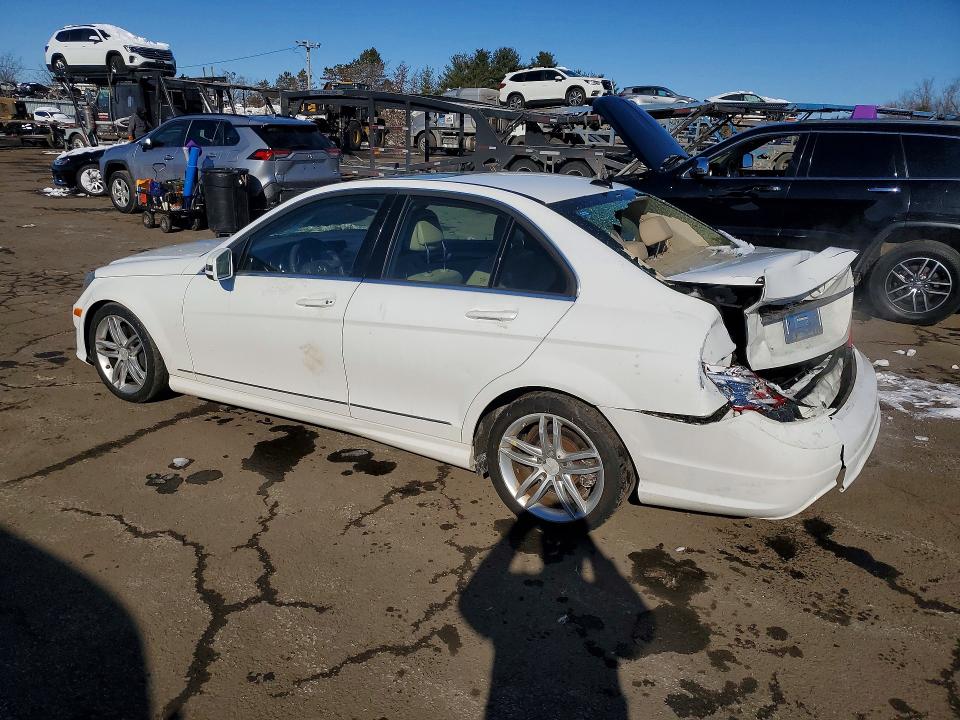 Photo 2 from auction – 2013 MERCEDES-BENZ C with VIN WDDGF8AB8DR264487