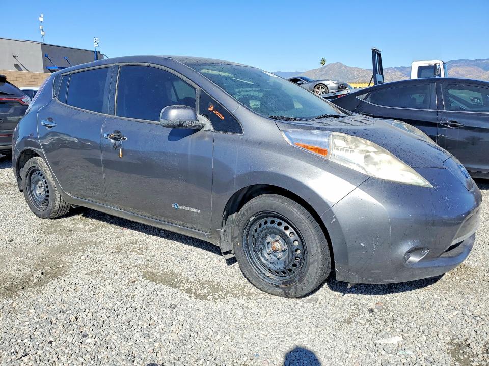 Photo 4 from auction – 2016 NISSAN LEAF with VIN 1N4AZ0CP5GC302479