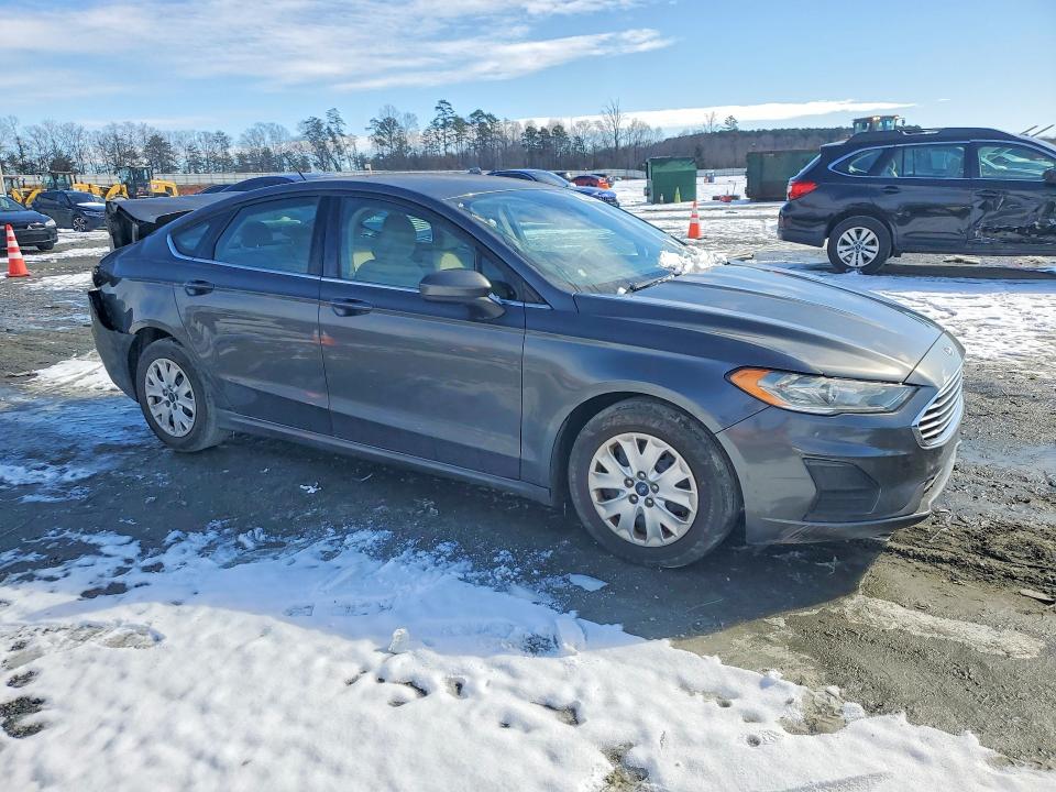 Photo 4 from auction – 2019 FORD FUSION with VIN 3FA6P0G7XKR160355
