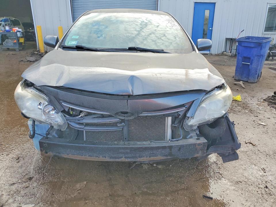 Photo 5 from auction – 2013 TOYOTA COROLLA with VIN 2T1BU4EE5DC946423