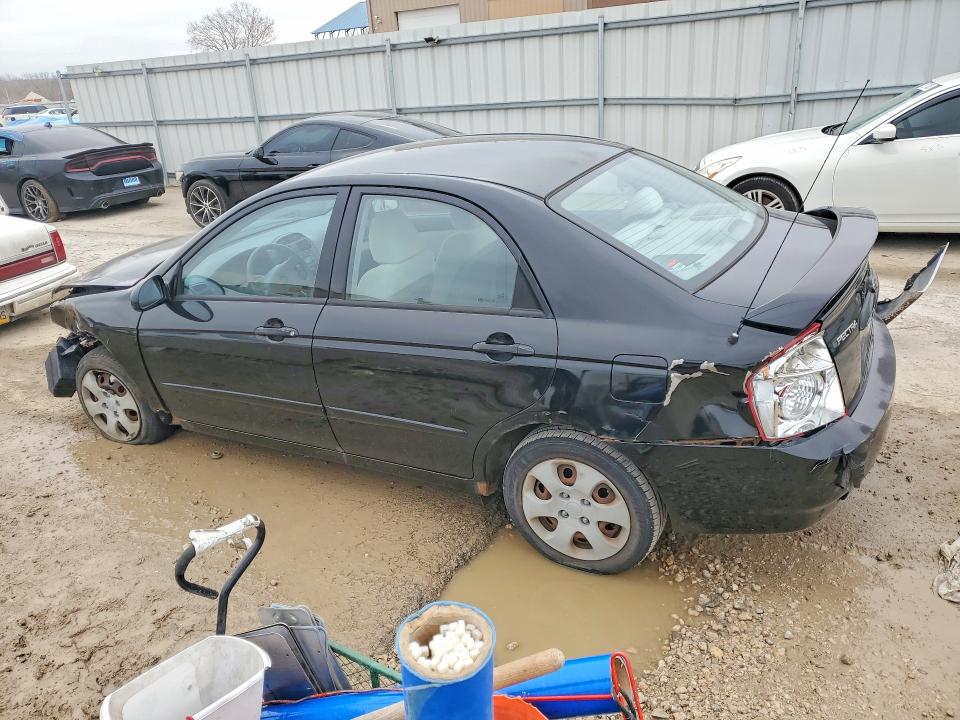 Photo 2 from auction – 2005 KIA SPECTRA with VIN KNAFE121755101261