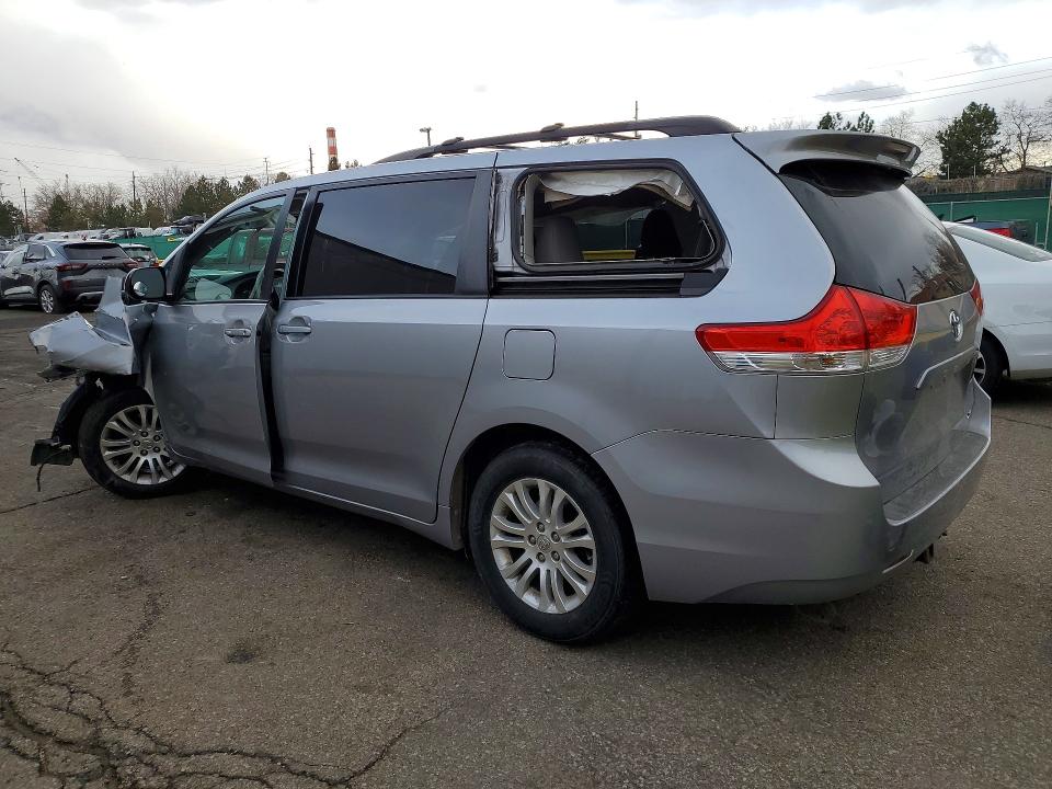 Photo 2 from auction – 2013 TOYOTA SIENNA with VIN 5TDYK3DC8DS385717