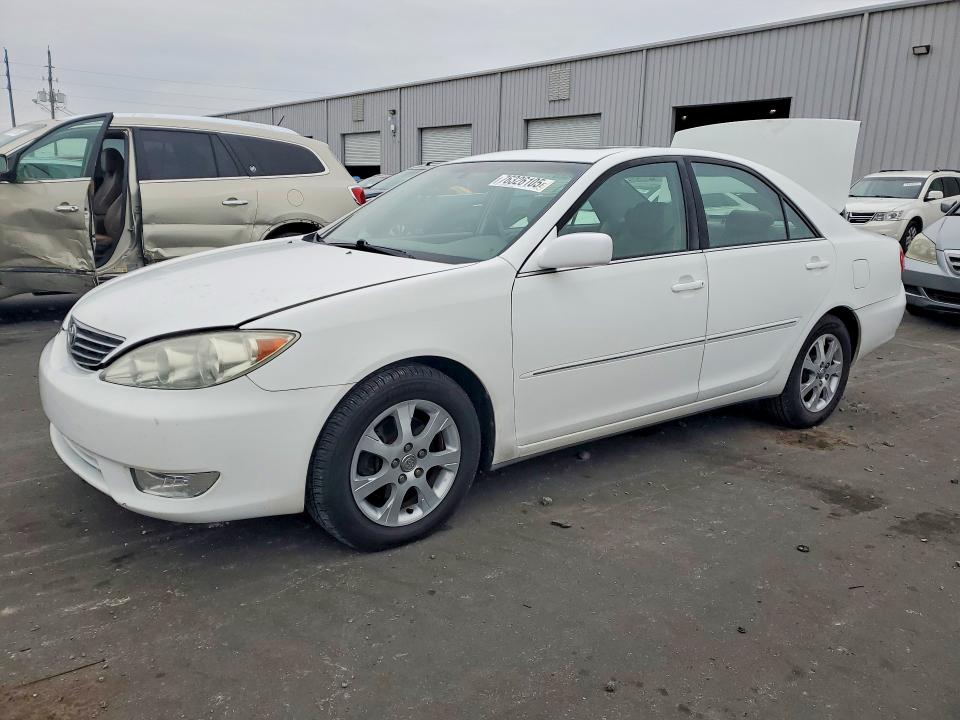 TOYOTA CAMRY LE 2005 with VIN 4T1BF30K25U616000 - Photo from auction