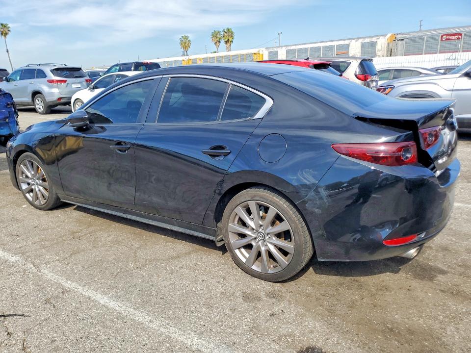 Photo 2 from auction – 2020 MAZDA 3 with VIN 3MZBPACL1LM132604