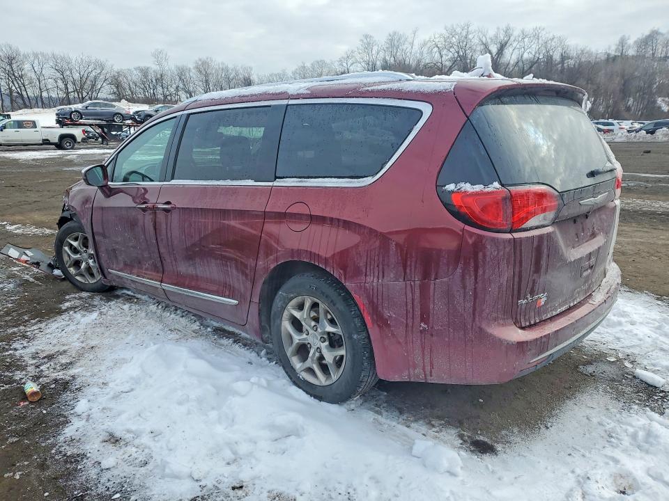 Photo 2 from auction – 2017 CHRYSLER PACIFICA with VIN 2C4RC1GG5HR531459