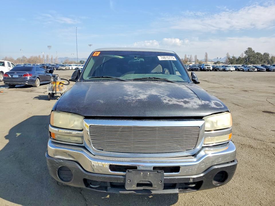 Photo 5 from auction – 2003 GMC NEW SIERRA with VIN 1GTEC19T83E344599