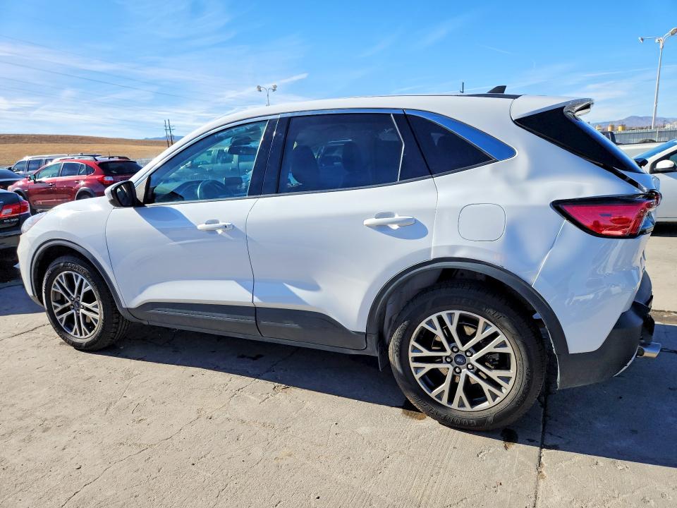 Photo 2 from auction – 2022 FORD ESCAPE with VIN 1FMCU9H68NUA68055