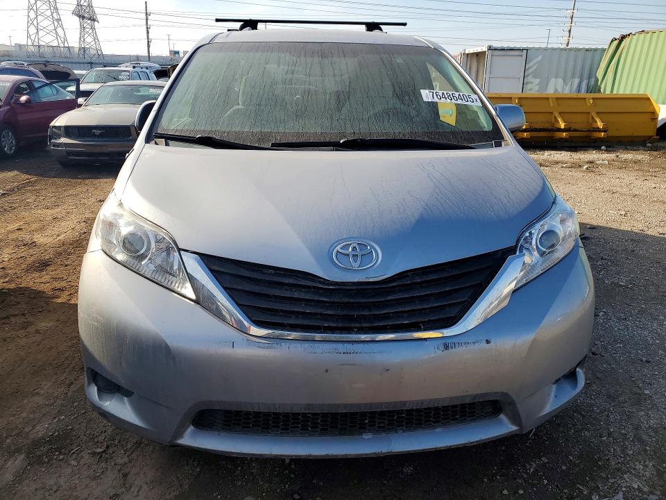 Photo 5 from auction – 2013 TOYOTA SIENNA LE with VIN 5TDKK3DC7DS367215