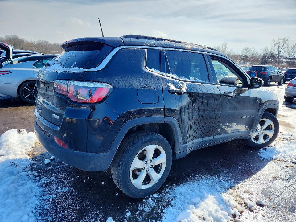 Photo 3 from auction – 2018 JEEP COMPASS with VIN 3C4NJDBB2JT154528