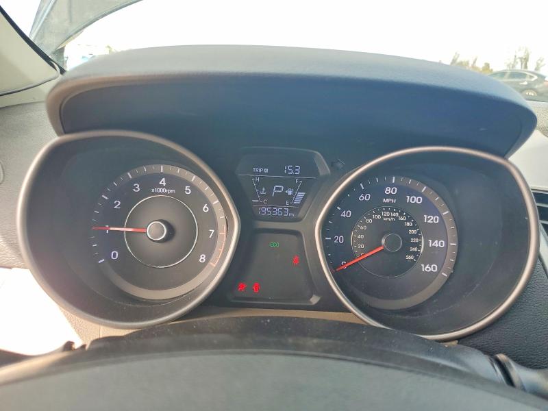 Photo 9 from auction – 2016 HYUNDAI ELANTRA with VIN 5NPDH4AE6GH775699