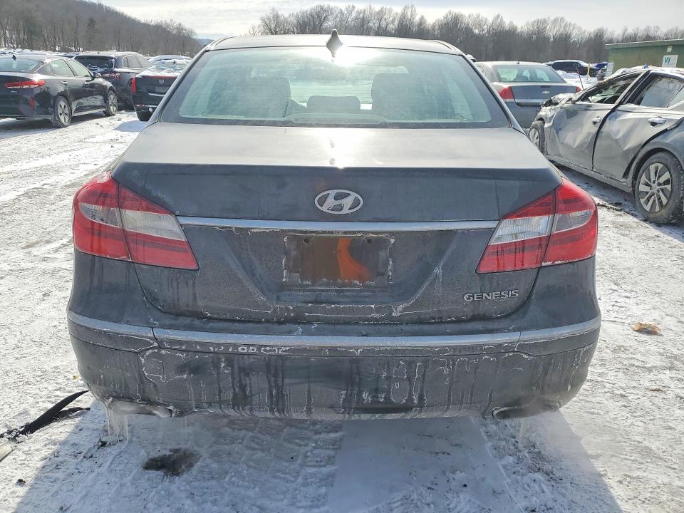 Photo 6 from auction – 2013 HYUNDAI GENESIS 3. with VIN KMHGC4DD6DU254378