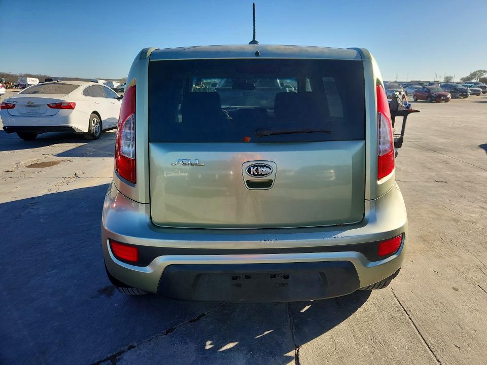 Photo 6 from auction – 2013 KIA SOUL with VIN KNDJT2A51D7627532