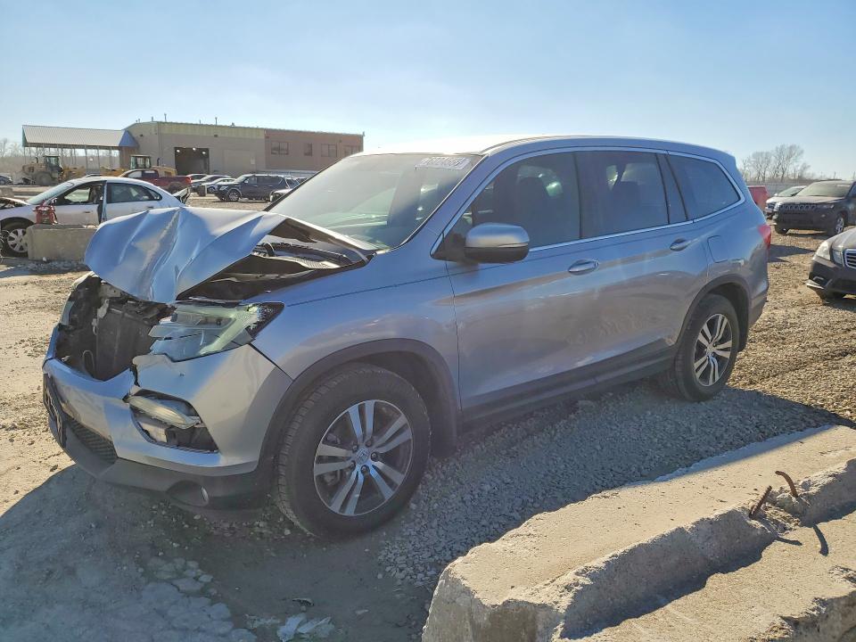 HONDA PILOT 2017 with VIN 5FNYF5H39HB010360 - Photo from auction