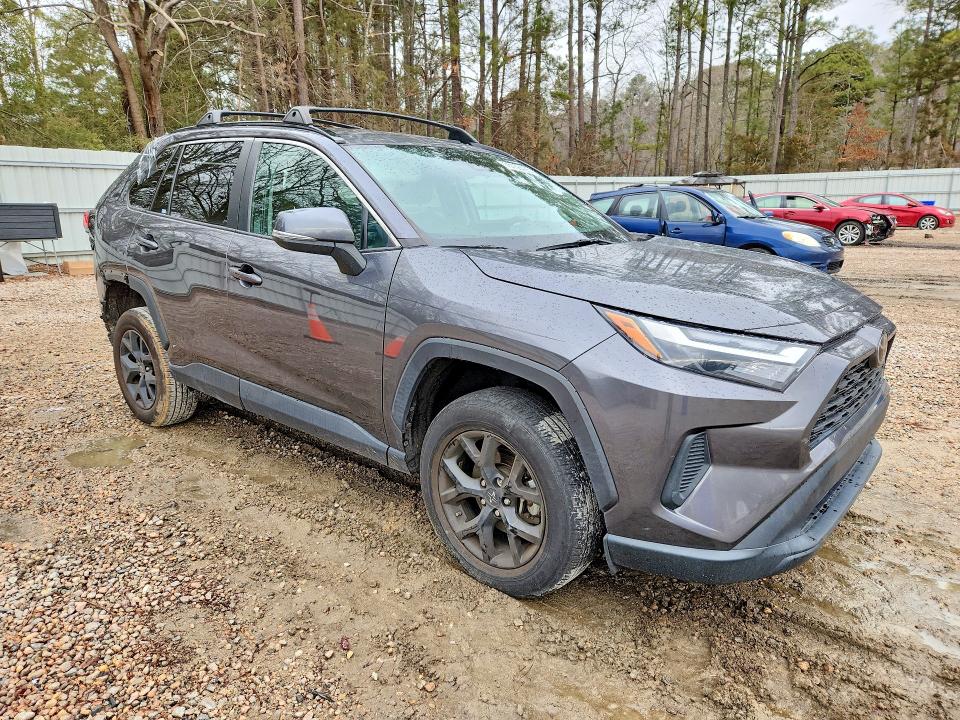 Photo 4 from auction – 2022 TOYOTA RAV4 with VIN 2T3W1RFV1NC200422