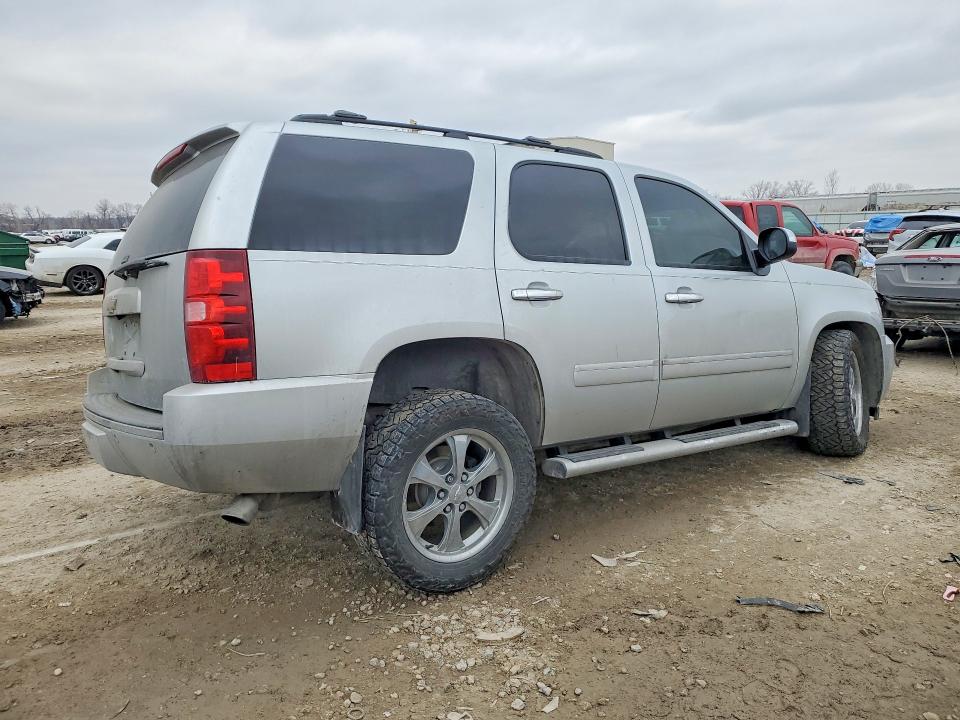 Photo 3 from auction – 2012 CHEVROLET TAHOE K150 with VIN 1GNSKCE02CR315418