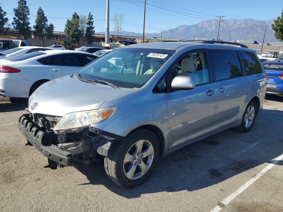 TOYOTA SIENNA LE 2013 with VIN 5TDKK3DC4DS388975 - Photo from auction
