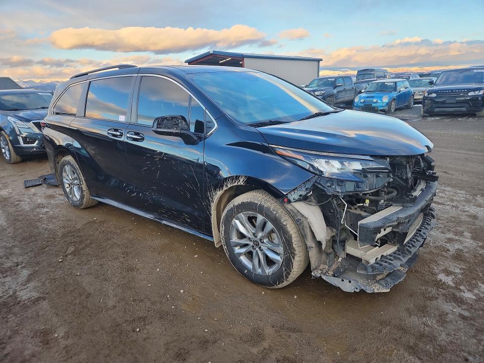 Photo 4 from auction – 2022 TOYOTA SIENNA with VIN 5TDASKFC0NS042393