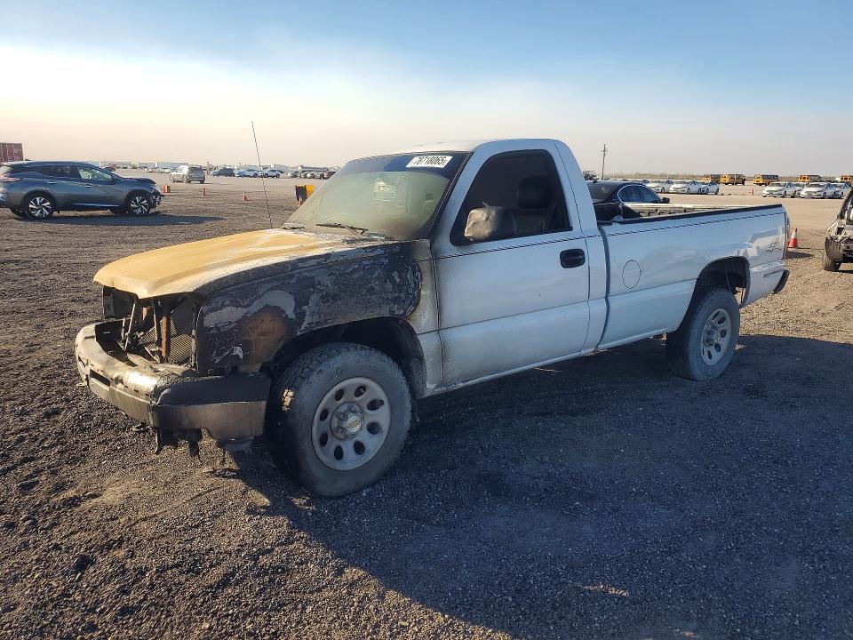 CHEVROLET SILVERADO 2004 with VIN 1GCEK14X54Z143492 - Photo from auction
