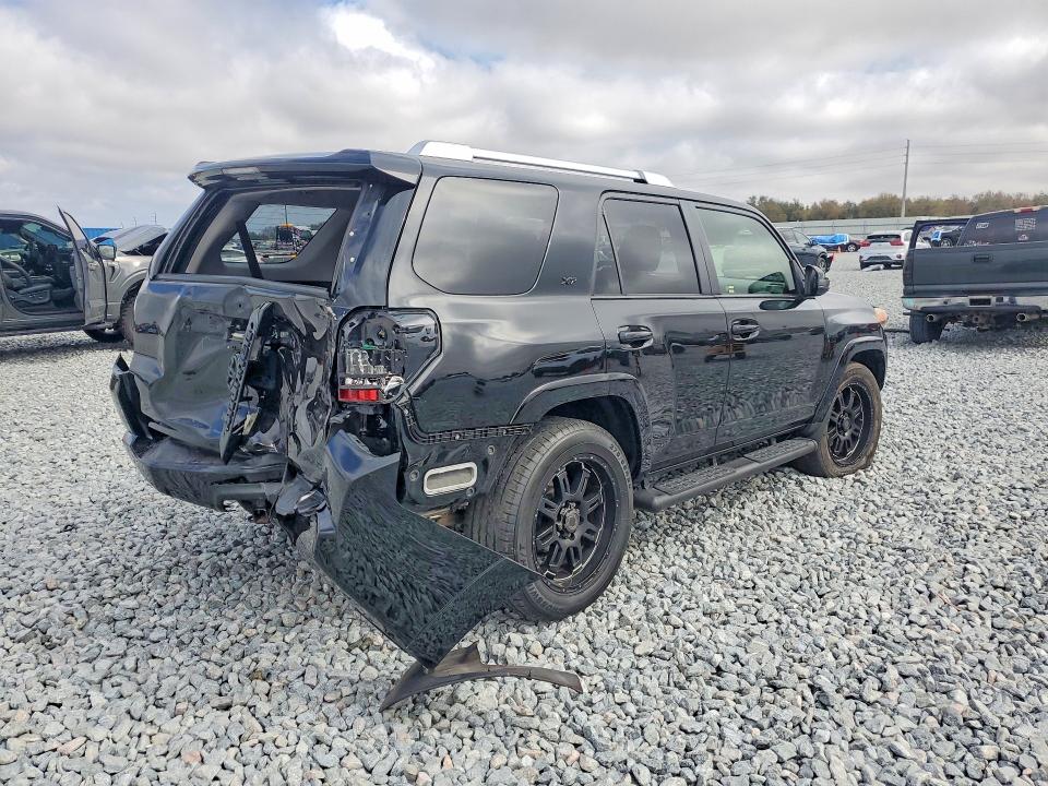 Photo 3 from auction – 2018 TOYOTA 4RUNNER with VIN JTEZU5JR2J5186906